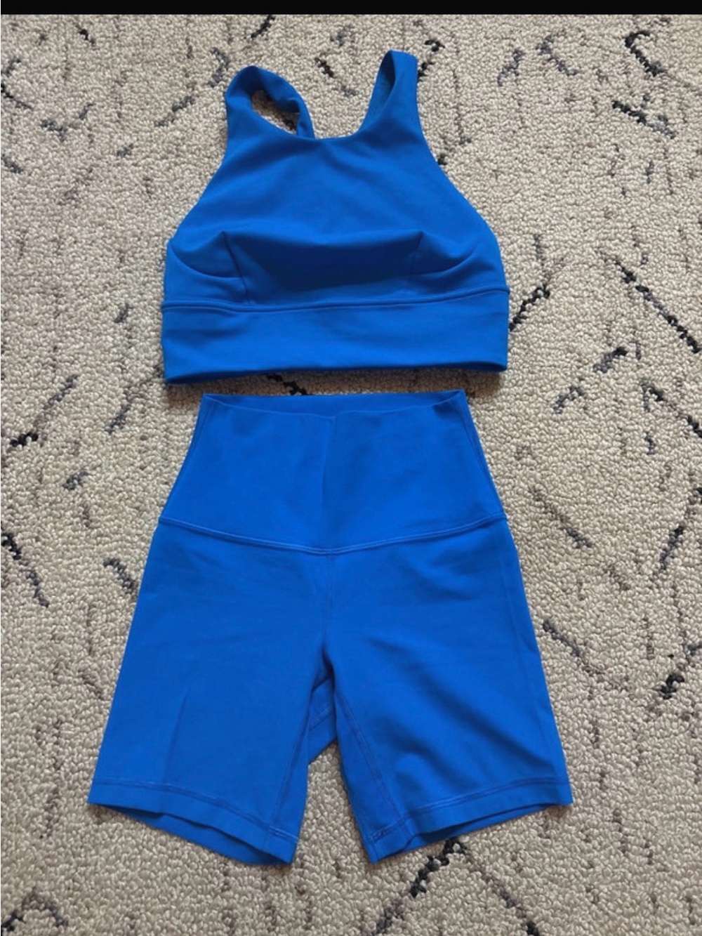 Lululemon set bra size 4/ shorts 2
